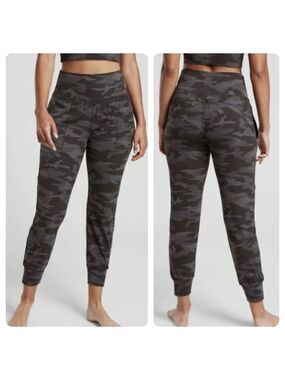 Athleta Women's Salutation Jogger Black Camo Size Small